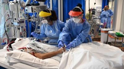 कोभिड १९ : बेलायतमा ३० हजार भन्दा बढी संक्रमितको मृत्यु