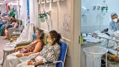 कोरोनाबाट ग्रस्त ब्राजिल : अस्पतालमा बेड नपाउँदा कुर्सीमै उपचार गराउन…