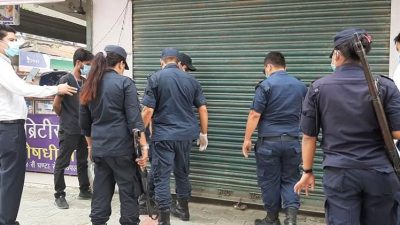 विराटनगरमा दर्ता नभएको फार्मेसीबाट कलोबजारी, बिरामी ठगी गर्ने संचालक फरार