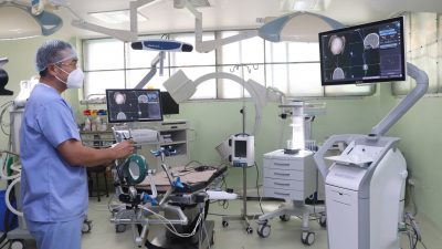 केएमसीले ‘रोबटिक सर्जरी’ सेवा सुरु गर्दै