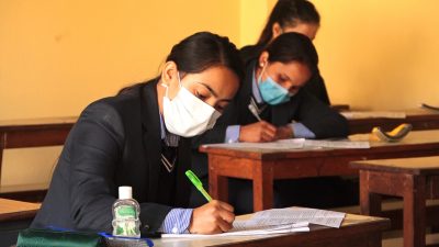 कक्षा १२को परीक्षा भौतिक उपस्थितिमा नै गराउन संसदीय समितिको निर्देशन