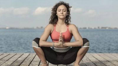 बढ्दो उमेरमा शरीर सक्रिय पार्न दैनिक गर्नुहोस् यी चार योगासन