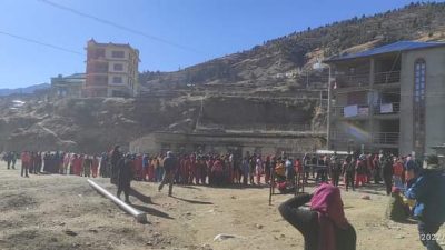 सार्वजनिक सेवा प्राप्त गर्न खोप कार्ड अनिवार्य भएपछि खोप लगाउनेको…