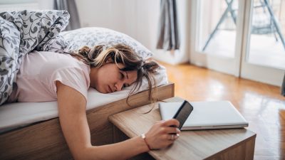 के तपाईलाई थकाइ मात्र लागिरहन्छ ? यी योगासनबाट मिल्छ लाभ