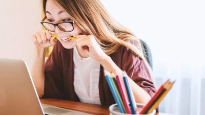 बढी रिसाउनु पनि डिप्रेशनको लक्षण, अन्य संकेत के-के हुन् ?