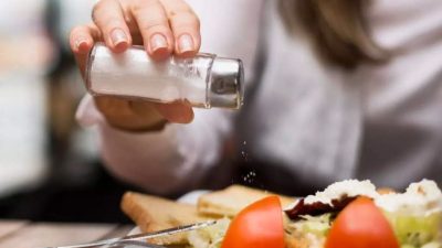 खानामा नुन थप्ने बानीले पुरुषको उमेर २ वर्ष, महिलाको १.५&hellip;