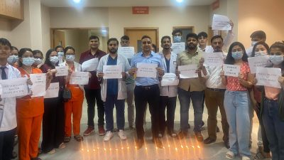 नेपाल नेशनल हस्पिटलका स्वास्थ्यकर्मीद्वारा जुम्लामा चिकित्सकमाथि हातपातको घटनाको विरोध