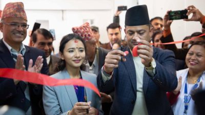 स्वास्थ्य मन्त्री गिरी तथा स्वास्थ्य राज्यमन्त्री कार्कीद्धारा वीर अस्पतालको क्याथ&hellip;